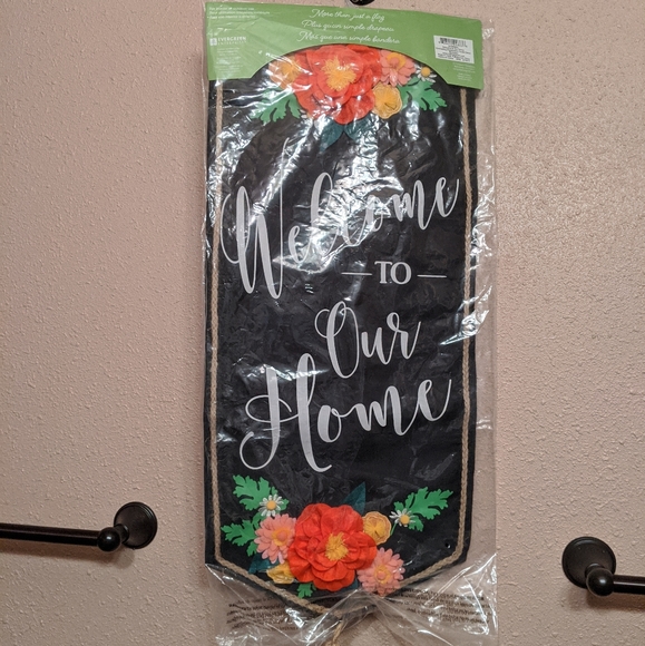 NWT Indoor/Outdoor Welcome to Our Home Banner Flag - Picture 4 of 7
